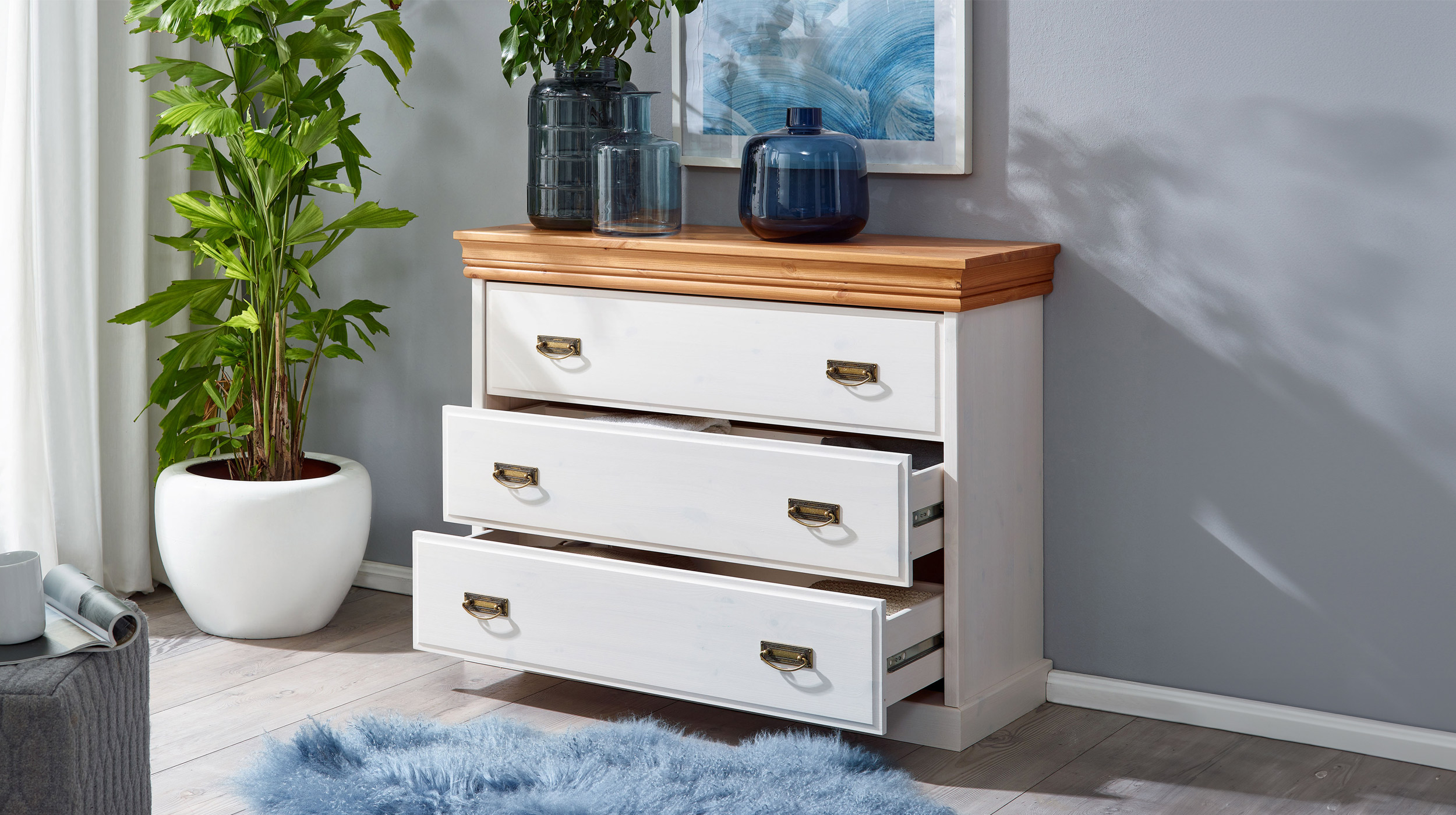 Kommode Kiefer massiv weiß gewachst 107 cm - MATILDA