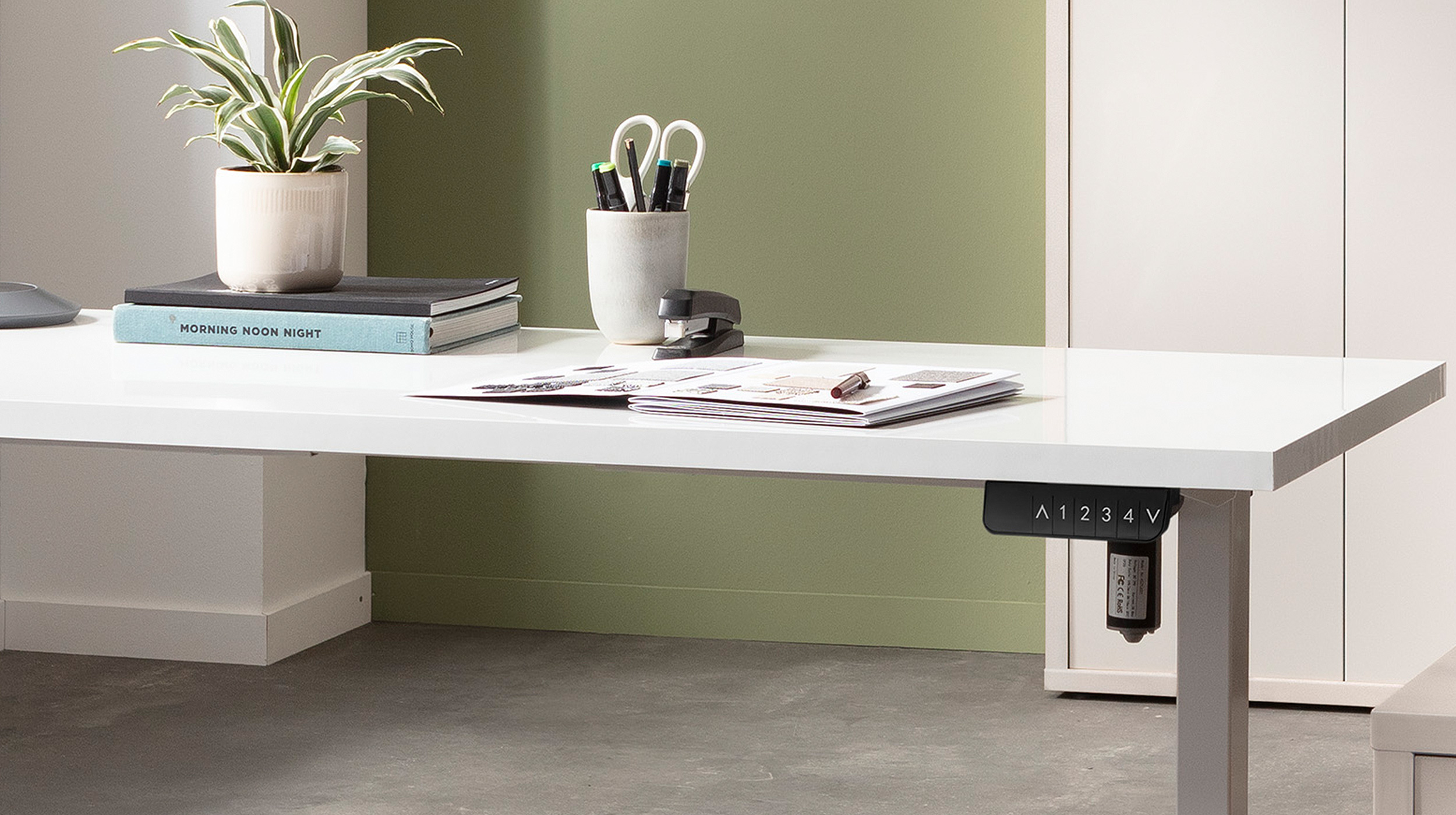 Computerschreibtisch höhenverstellbar weiß hochglanz 150 cm - ENERGIA