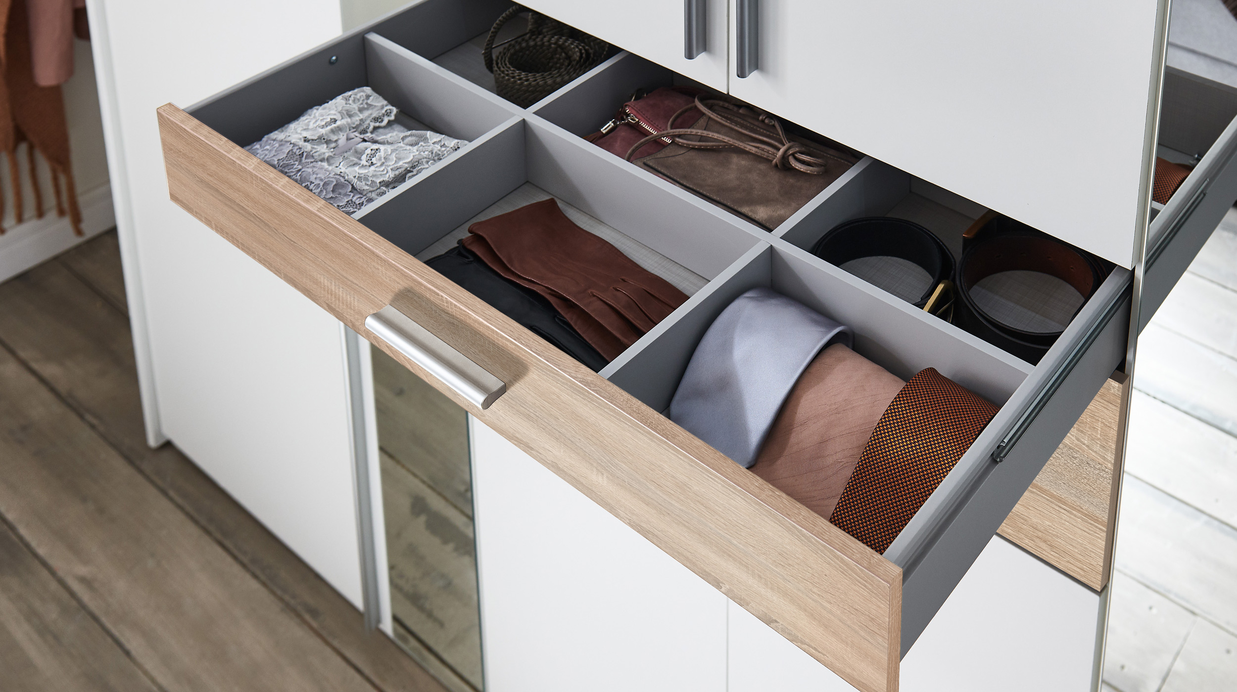 Kleiderschrank - Spiegel 270 cm weiß - Eiche 8-türig - CHEEP