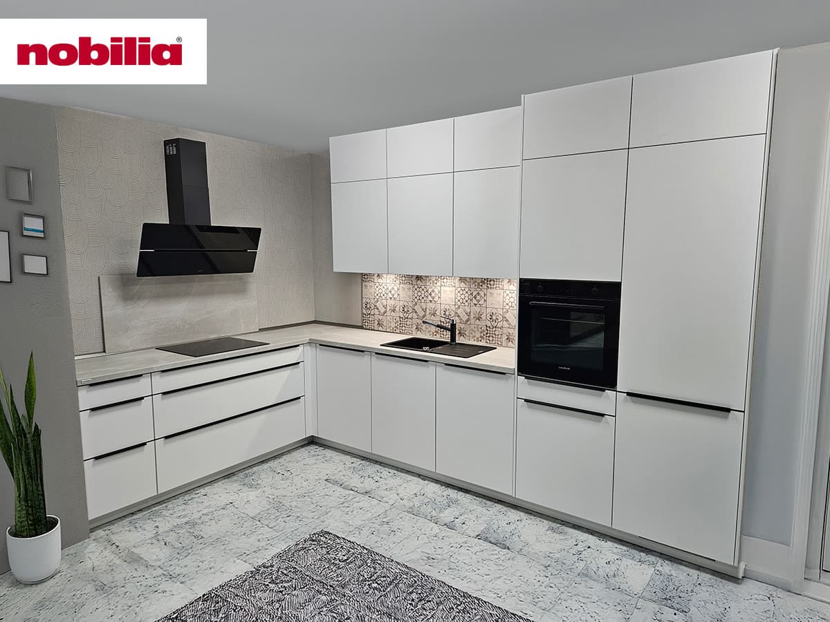 Eckküche 370 x 227 cm - mit Geräten - Küchenfronten Lack premium matt - SOFTLINE