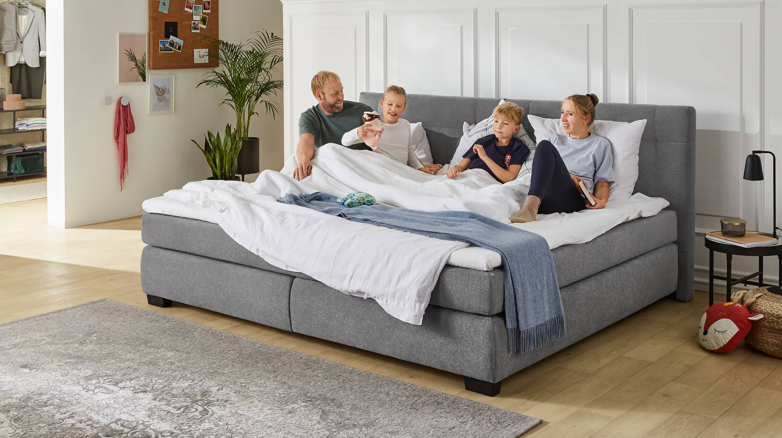 Boxspringbett 240 x 200 cm grau Microfaser- FAMILY
