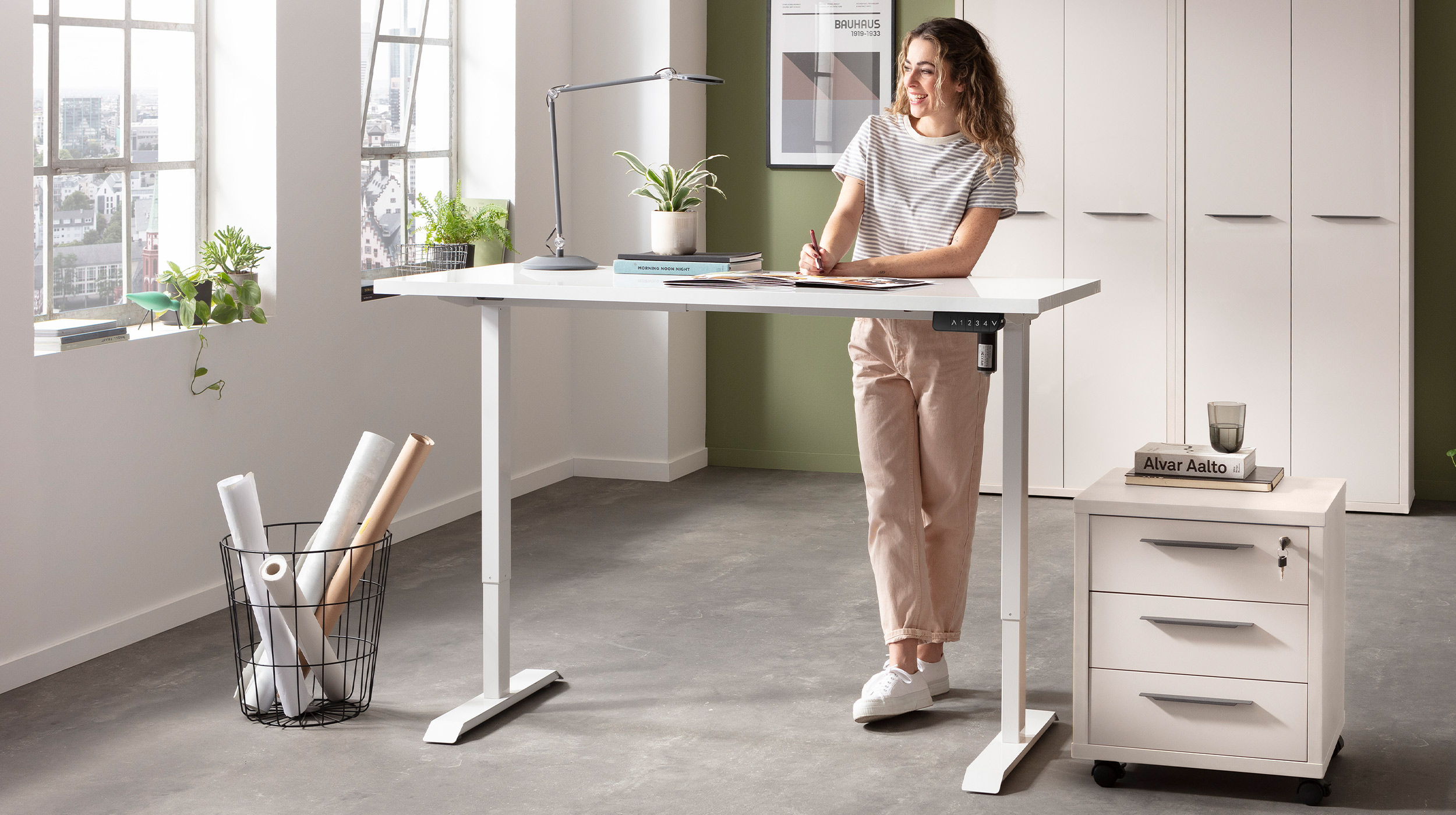Computerschreibtisch höhenverstellbar weiß hochglanz 150 cm - ENERGIA